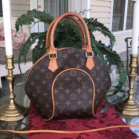 Louis Vuitton Handbags - ❤️❤️SALE DISCONTINUED LOUIS VUITTON ELIPSE BAG❤️❤️